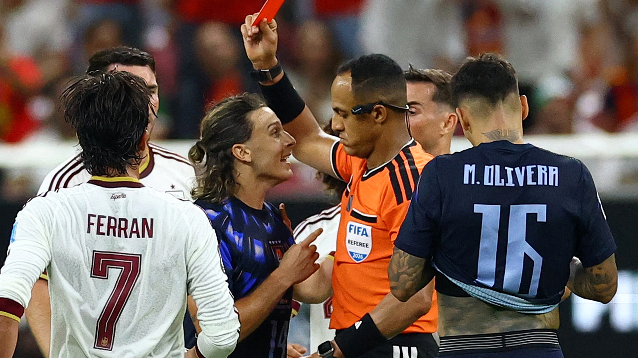 Bielsas Uruguay-Abschied macht aus einem Vorrunden-Aus eine Abrechnung in der Kabine