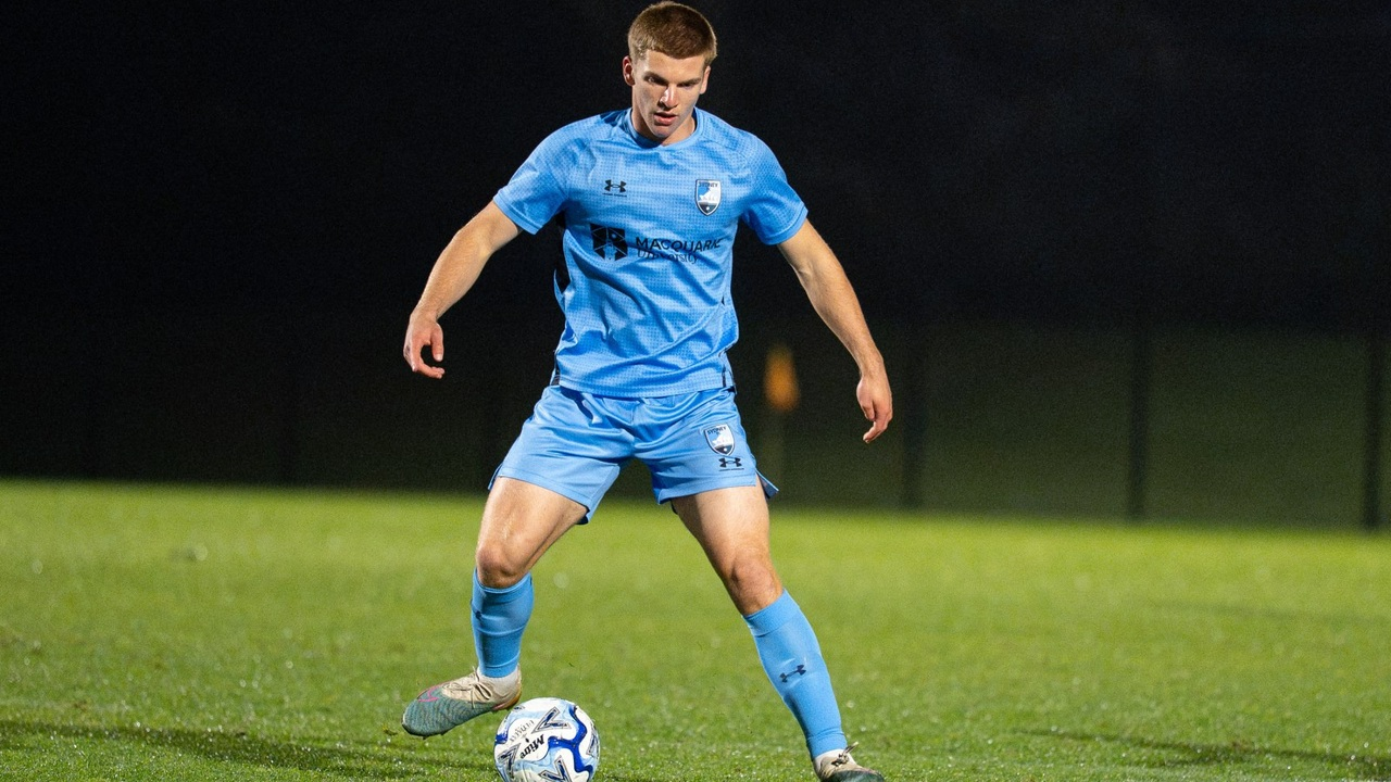Sydney FC geeft Ethan Dyer zijn eerste profcontract
