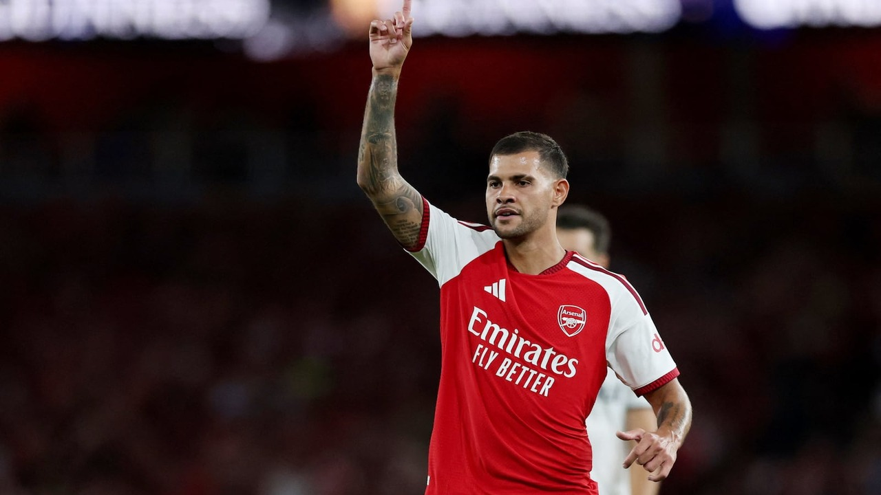 Arsenal venció a Como en los penaltis tras un empate 1-1