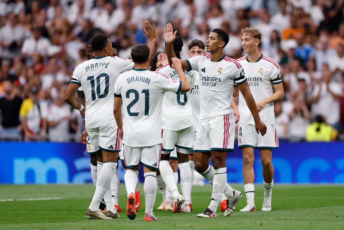 Imagen de apoyo para el Real Madrid marca tres goles temprano y sentencia al Málaga con el cuarto