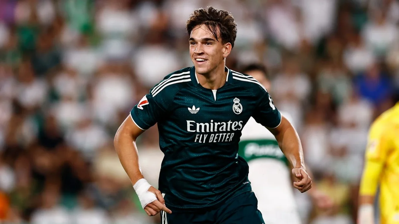 Carlos Espi scorer sent da Real Madrid slo Elche 3-2